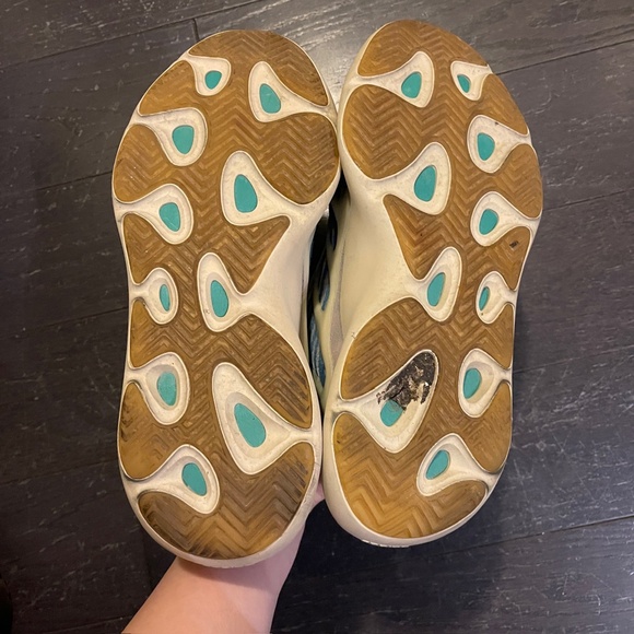 Adidas Yeezy 700 V3 Kyanite Blue US 12 Mens sneaker  GY0260 - Picture 7 of 8